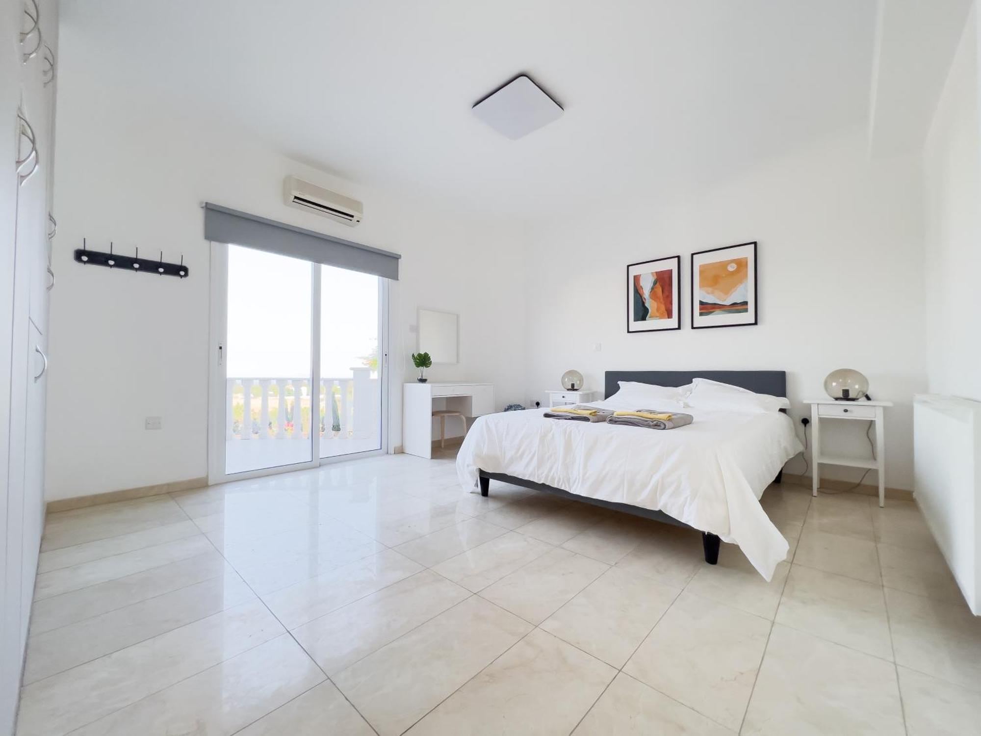 Grand Villa Lynn Seaview איה נאפה מראה חיצוני תמונה