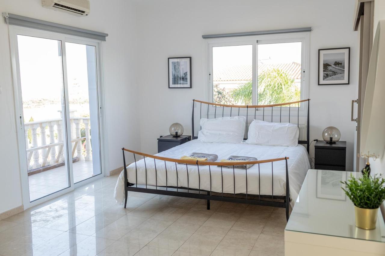 Grand Villa Lynn Seaview איה נאפה מראה חיצוני תמונה