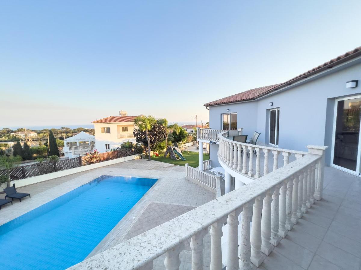Grand Villa Lynn Seaview איה נאפה מראה חיצוני תמונה