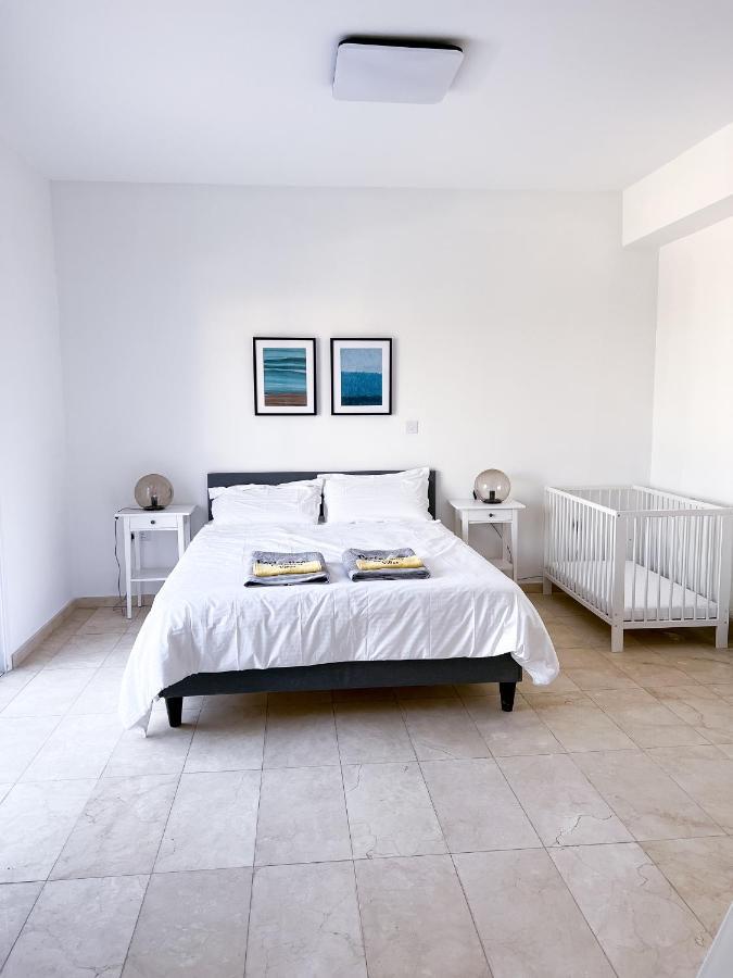 Grand Villa Lynn Seaview איה נאפה מראה חיצוני תמונה