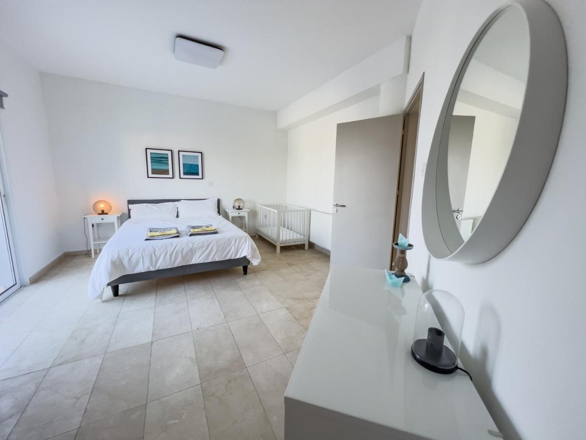 Grand Villa Lynn Seaview איה נאפה מראה חיצוני תמונה