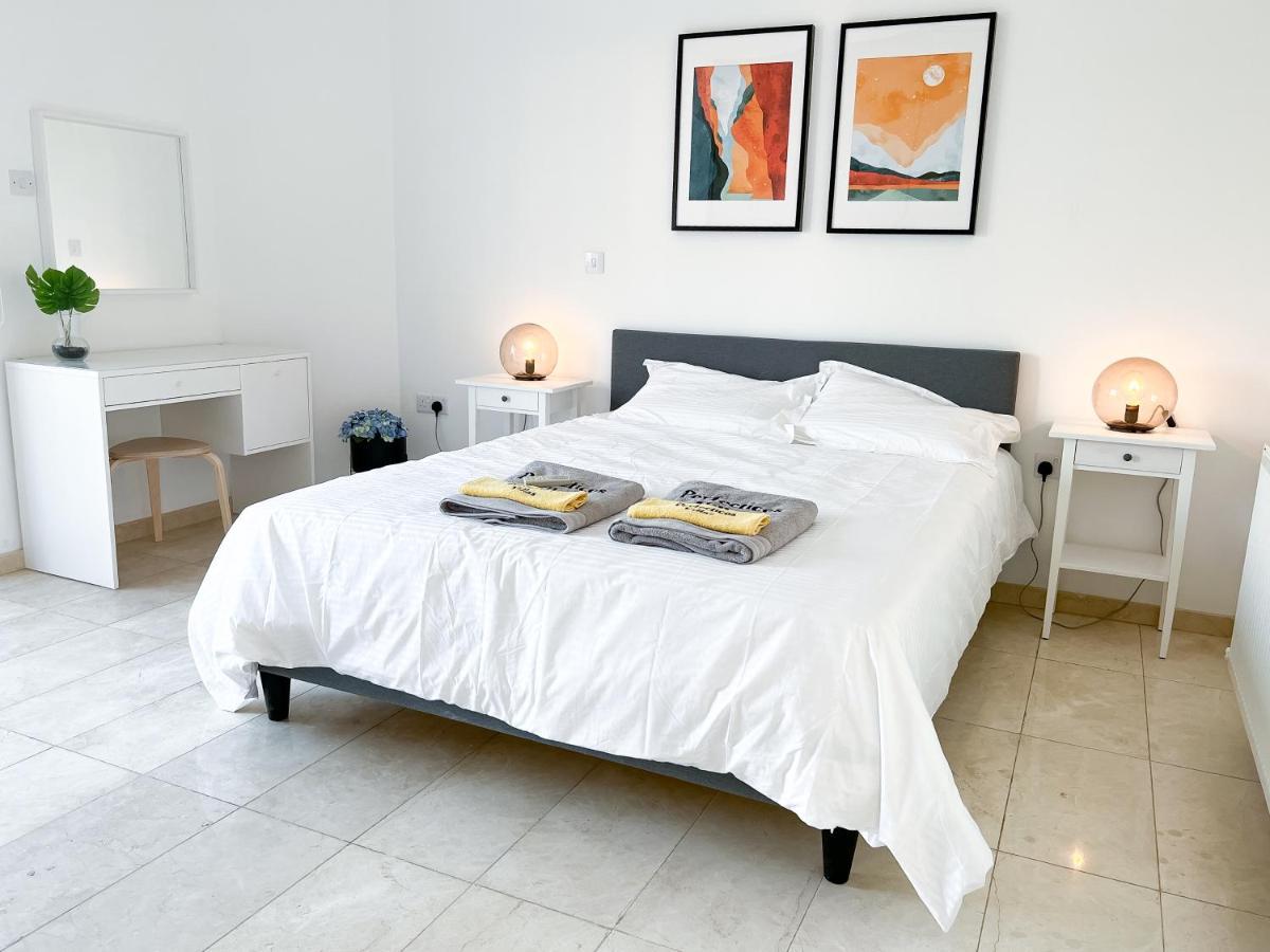 Grand Villa Lynn Seaview איה נאפה מראה חיצוני תמונה