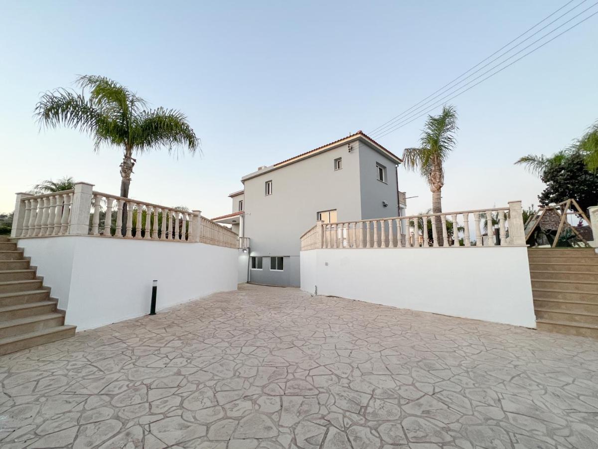 Grand Villa Lynn Seaview איה נאפה מראה חיצוני תמונה