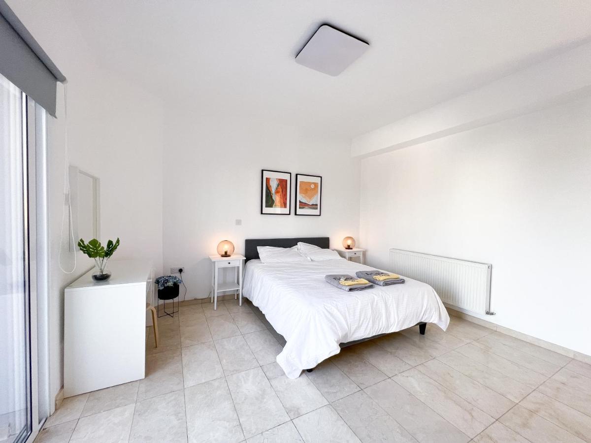 Grand Villa Lynn Seaview איה נאפה מראה חיצוני תמונה