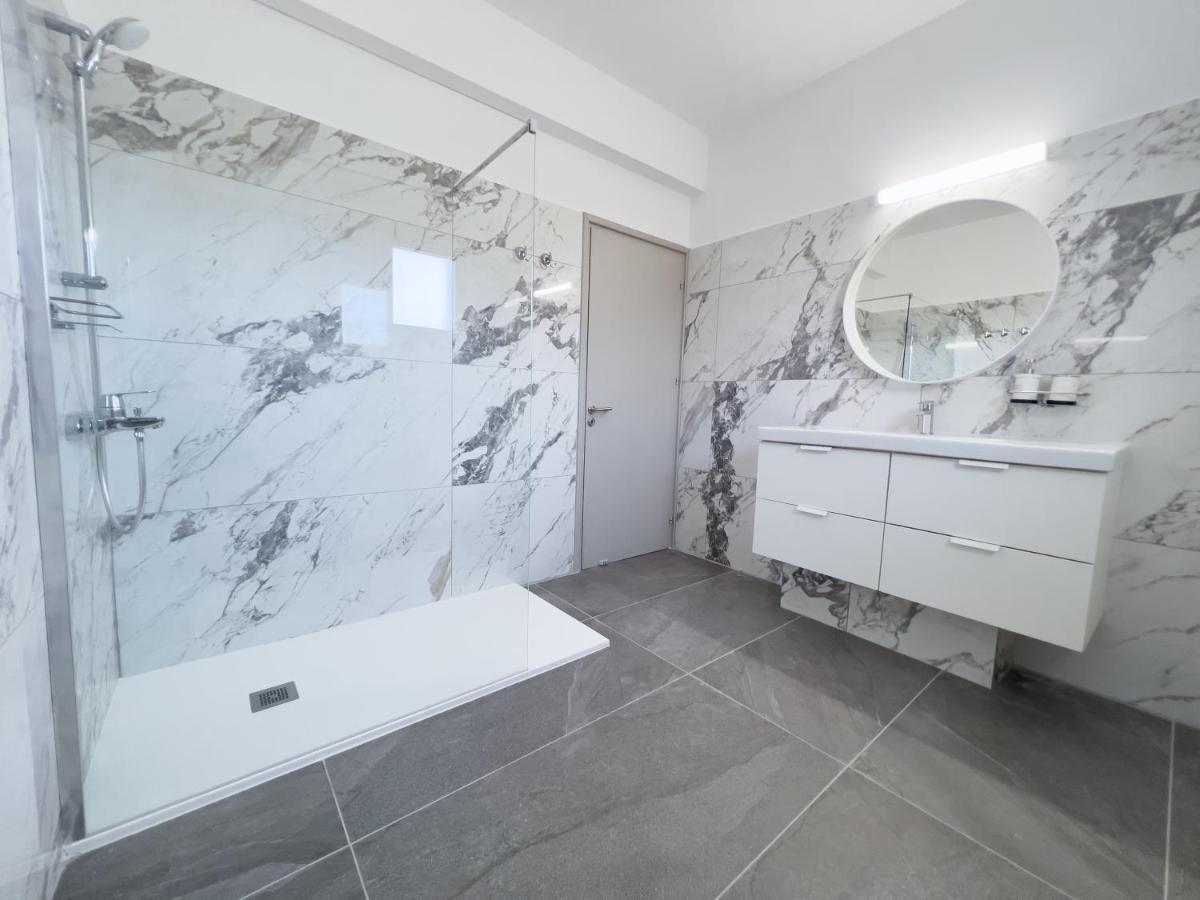 Grand Villa Lynn Seaview איה נאפה מראה חיצוני תמונה